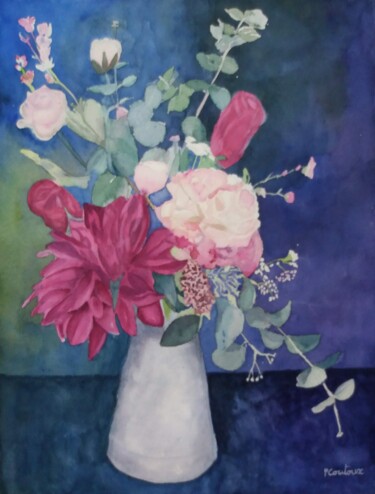 bouquet de roses et dahlias sur fond bleu